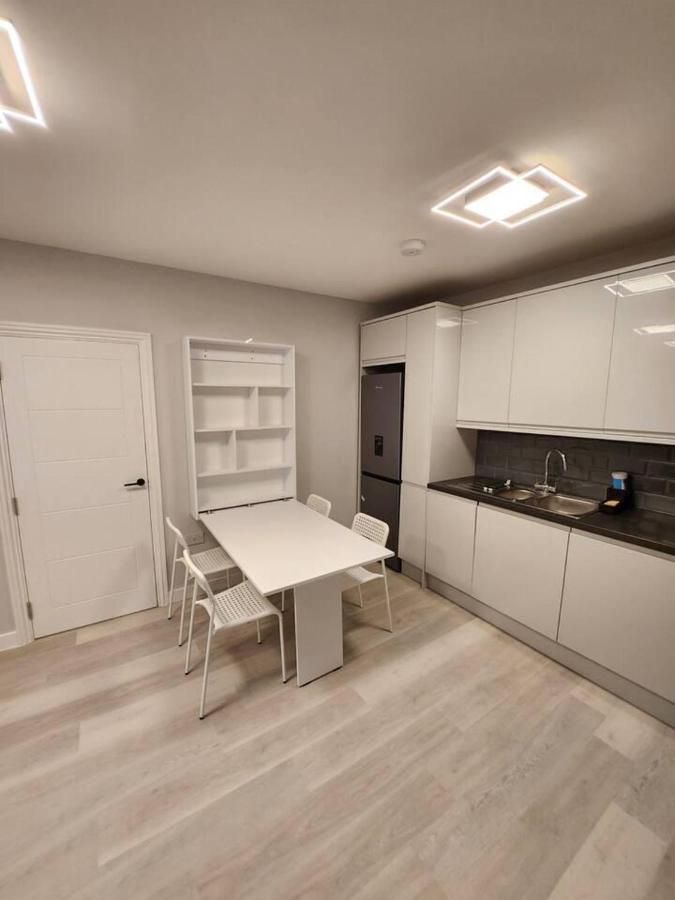 Beautiful 2-bed In - Sleeps 6! London