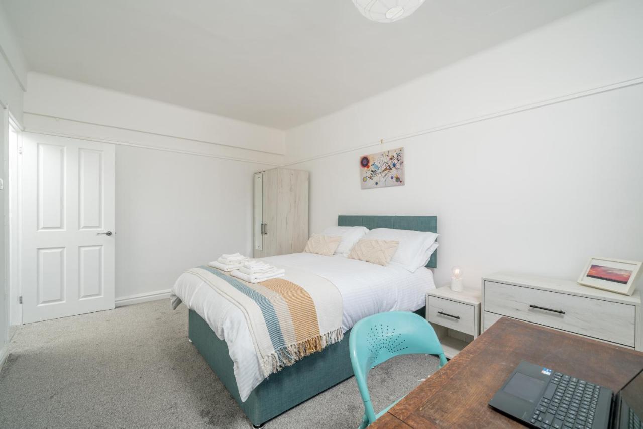 Apartment Bright West Hampstead Retreat *