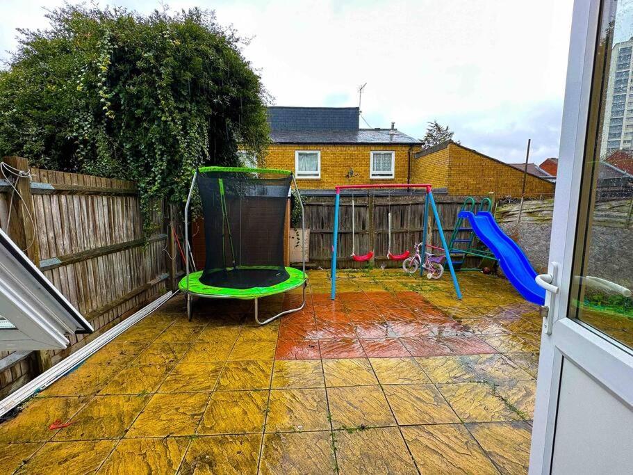 New! 4 Bedroom House With Garden And Lawn Londen