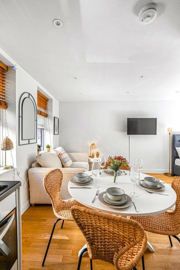 Charming Flat Close To Holborn Station * Londres