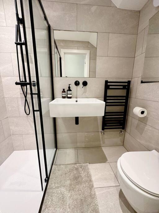Londwell, Luxe And Leaves, Chelsea Flat With Private Garden Leilighet *