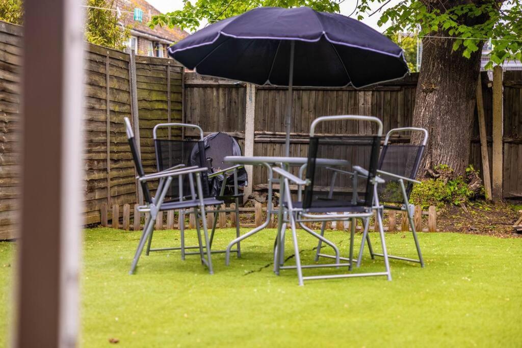 3 Bedrooms House-sofabed-parking-bbqstove-garden * Londres