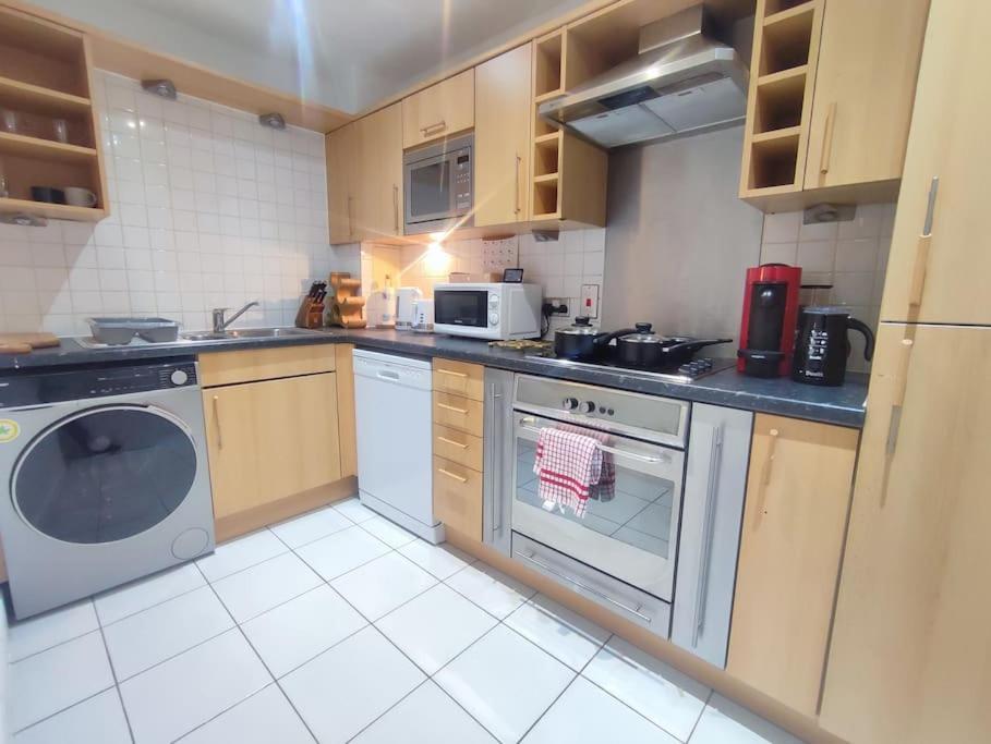 Apartment Luxury 3br Apt, Close To Excel, O2, Airport! London