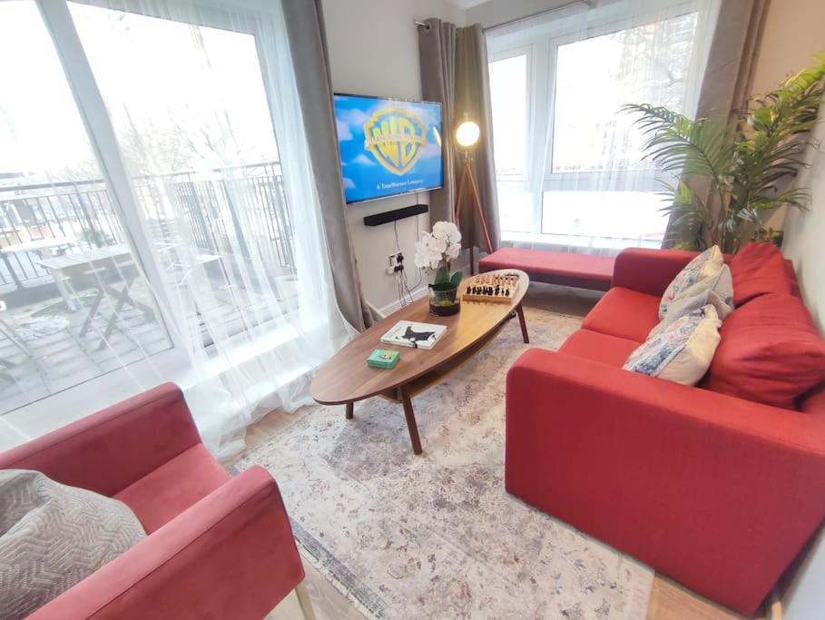 Apartment Luxury 3br Apt, Close To Excel, O2, Airport!