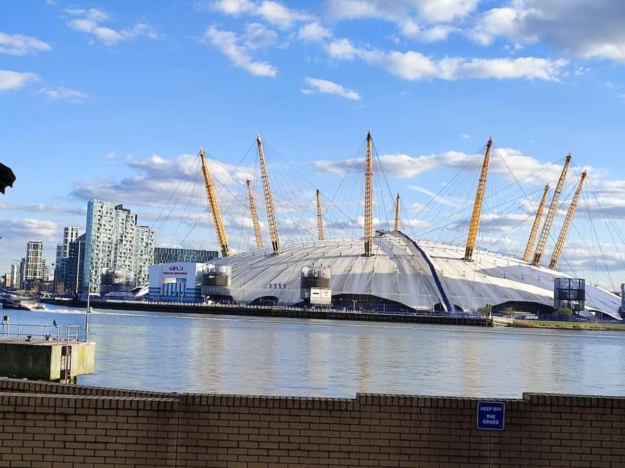 Luxury 3br Apt, Close To Excel, O2, Airport! Apartment London