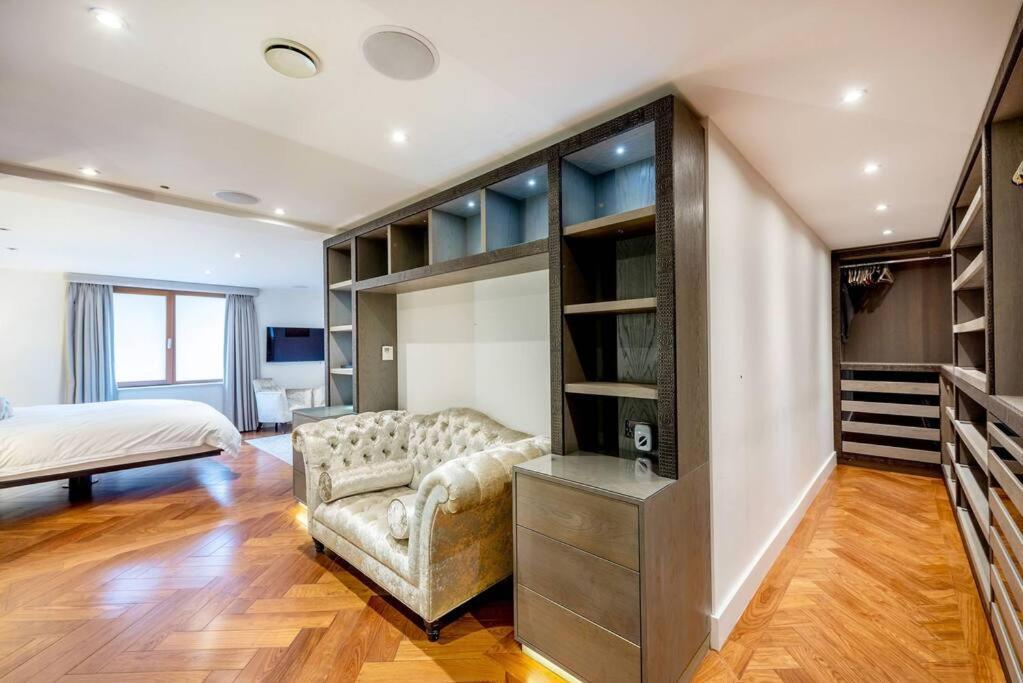 Ultra Luxury Penthouse, - Next To Chelsea