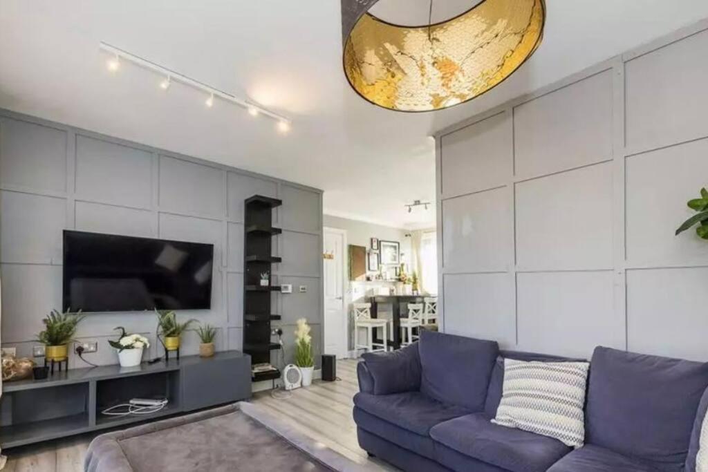 Luxury Canary Wharf Two Bedroom *rare * *