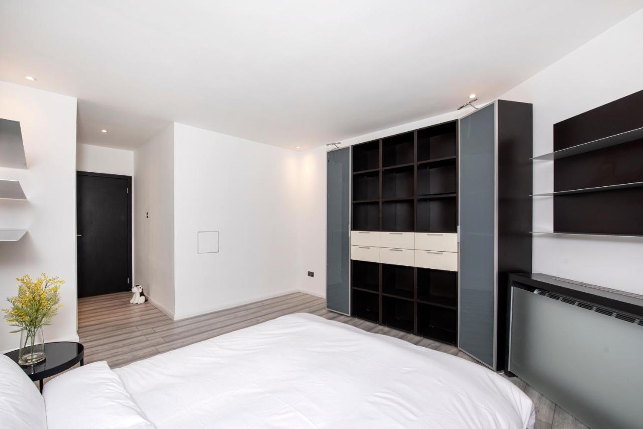 Large And 2 Bed Appartement