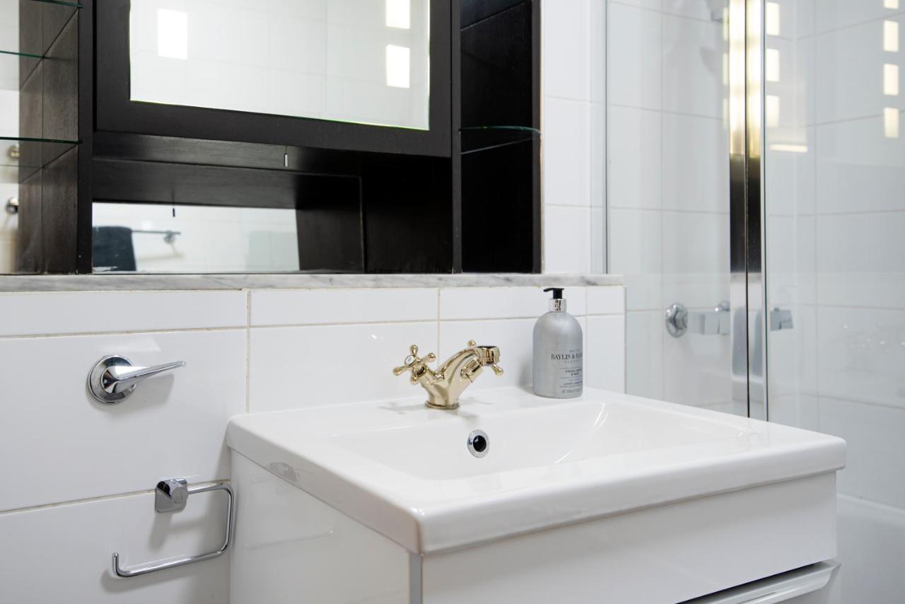 Appartement Large And 2 Bed Londen