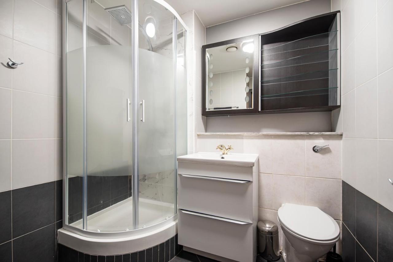 Large And 2 Bed Appartement