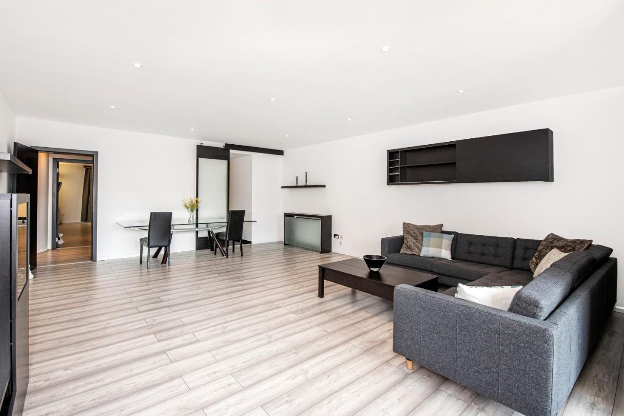 Large And 2 Bed Appartement
