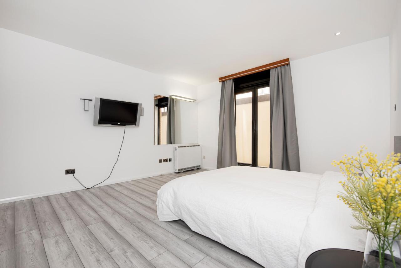 Appartement Large And 2 Bed Londen