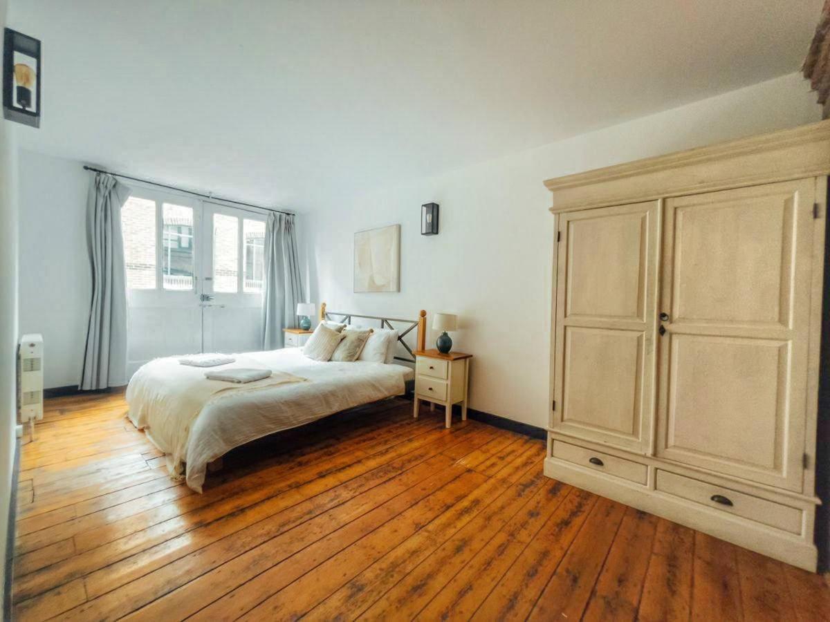 Elegant In Shoreditch Apartment