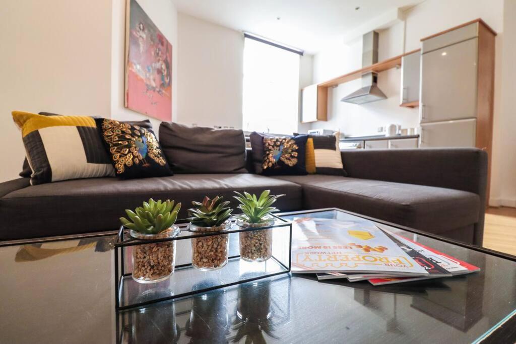 Apartment Camber Hill - Long Offer London