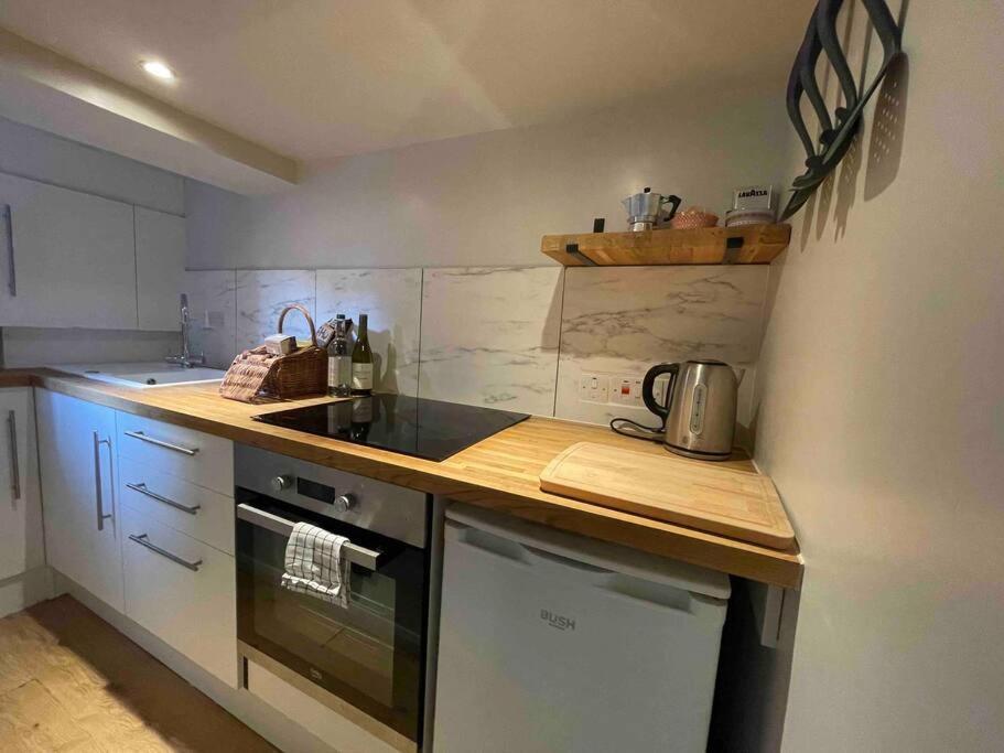 Cute Basement Studio London