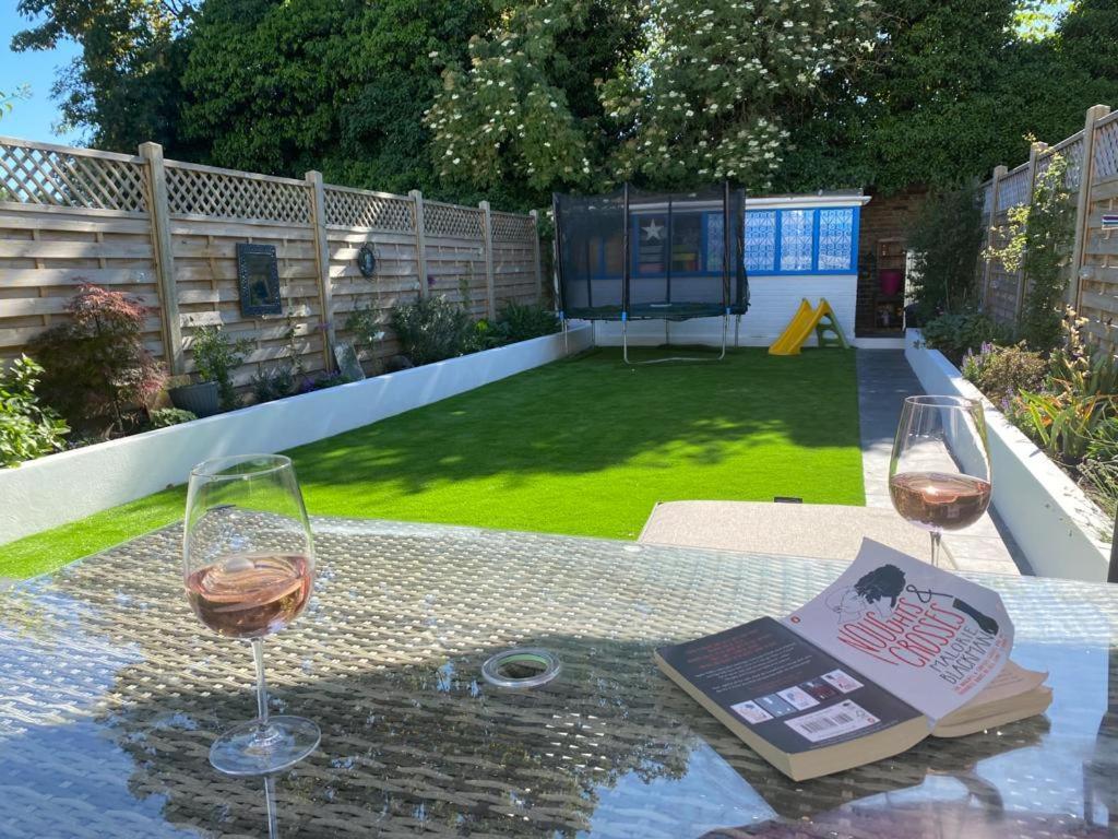 Three Bedroom Family With Garden In Walthamstow Сasa de vacaciones