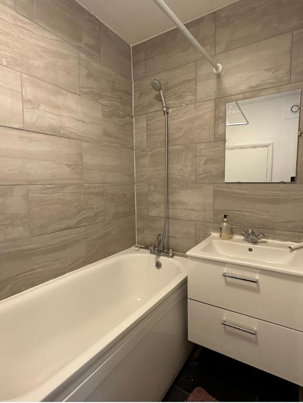 Spacious,1 Bed, Balcony, Southwark Leilighet *