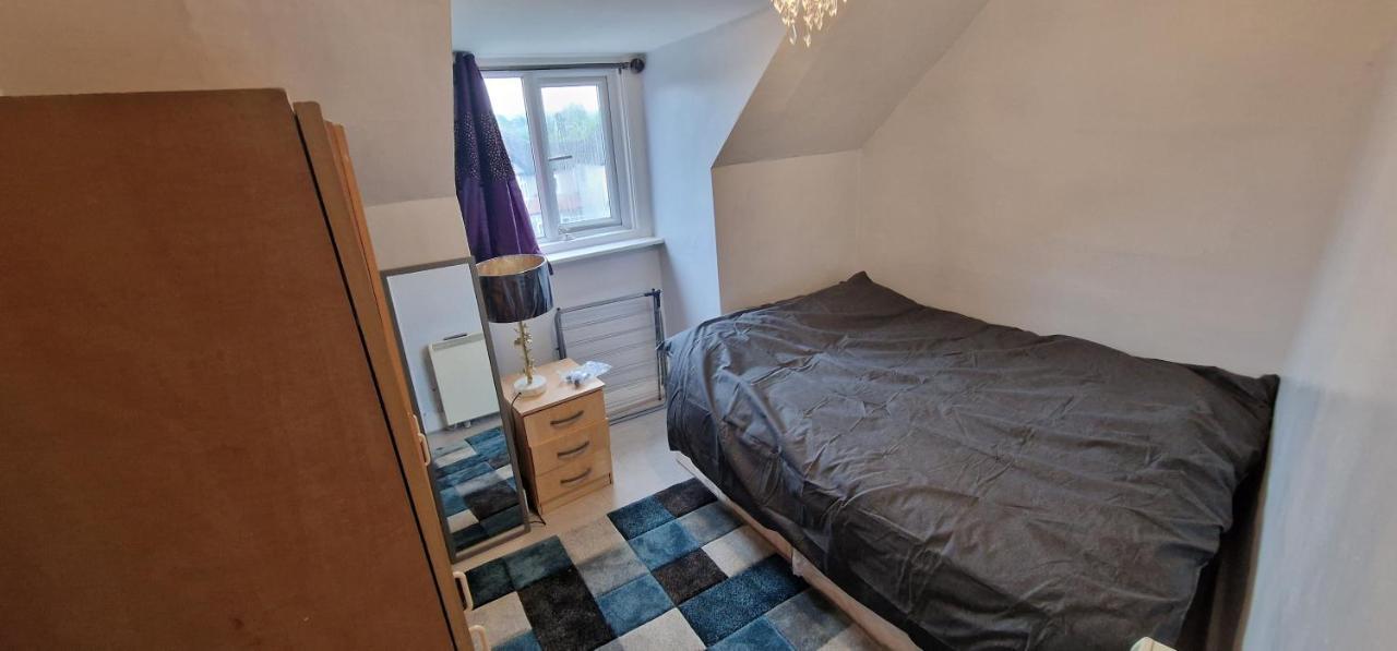 Cosy 2 Bedroom Flat - Sleeps 6 People - Close To Lewisham Dlr/train Station Leilighet
