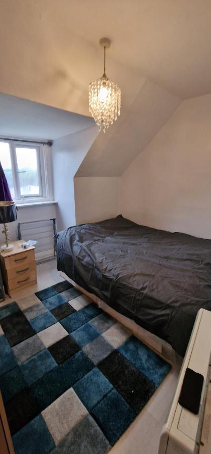 Cosy 2 Bedroom Flat - Sleeps 6 People - Close To Lewisham Dlr/train Station Leilighet London