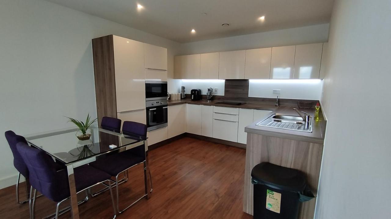 Leilighet Riverview Amazing 2bed 2bath Apt Wparking Sleeps 6 Comfortably *