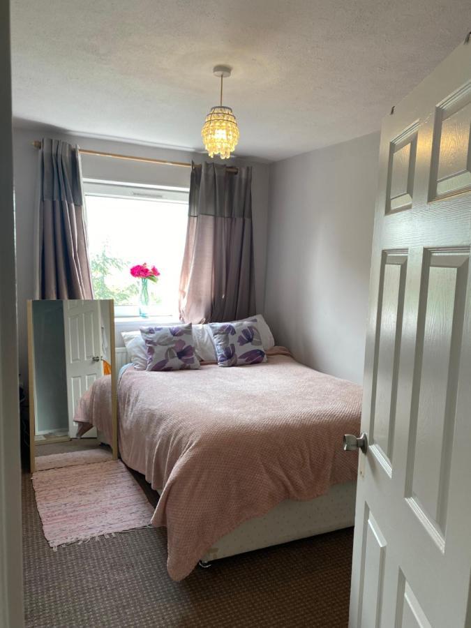 Apartment One Double Bedroom In A Shared *