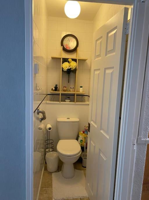 One Double Bedroom In A Shared * London