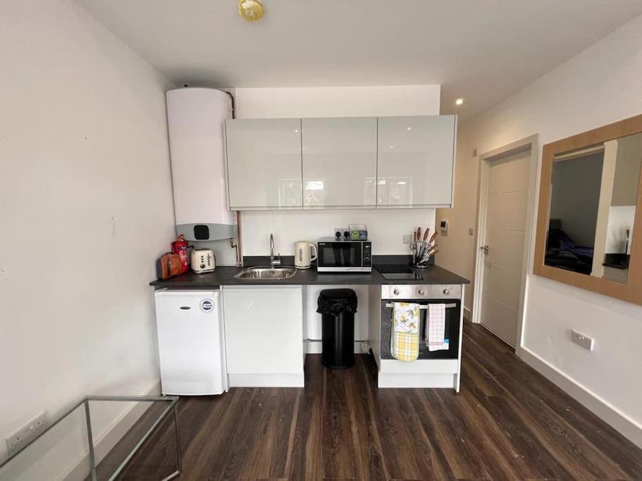Star Finchley Road 1-bed Hideaway Apartamento Londres