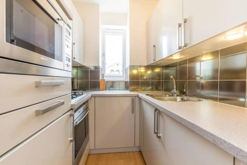 Huge Stunning 2 Bed Marylebone * London
