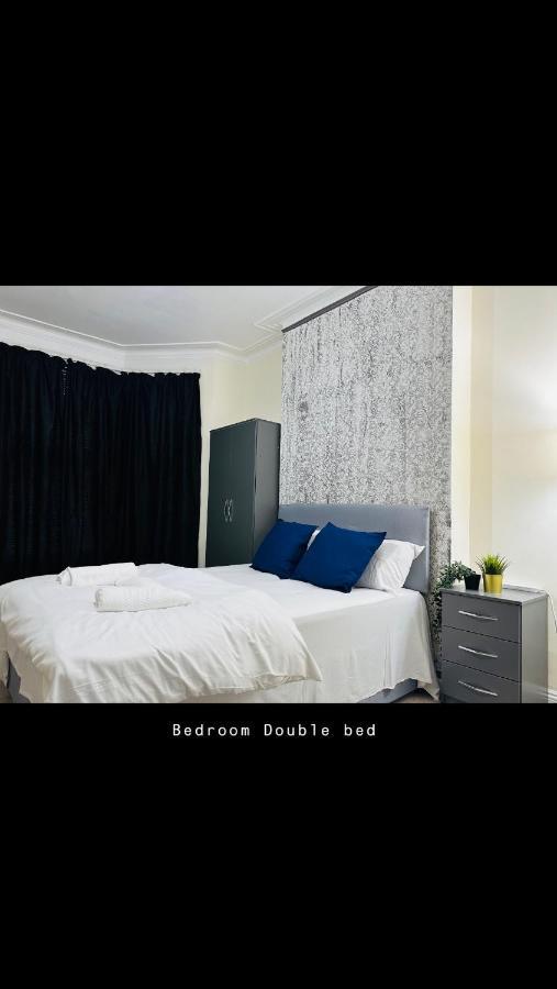 2 Bedroom Double Bed In East Apartment *