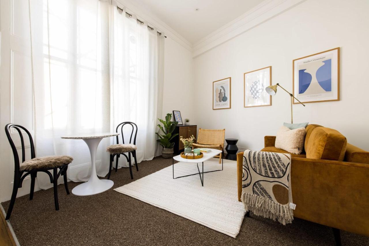 Apartment Spacious With Office & Rear Terrace London
