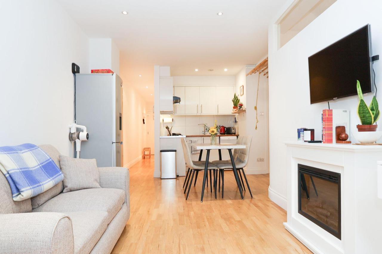 Bright 2-bed Garden Flat With Skylights In Chelsea Apartment *