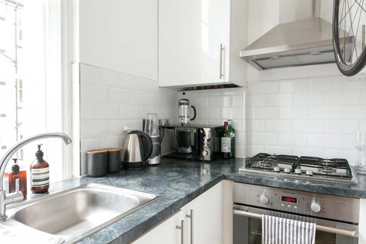 Appartement Light Filled With View Of Regents Park Londen