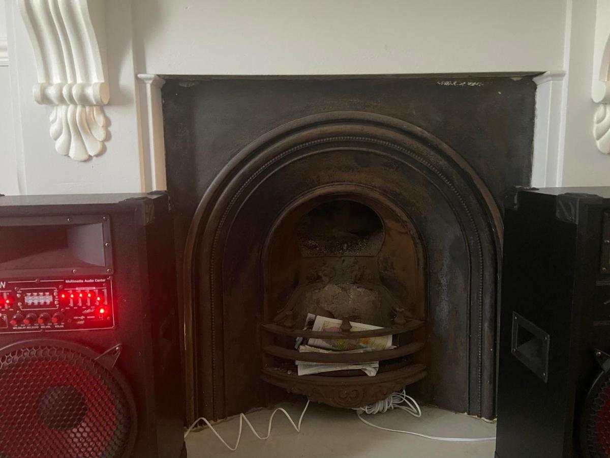 Mid Charm - 1-bed In * London