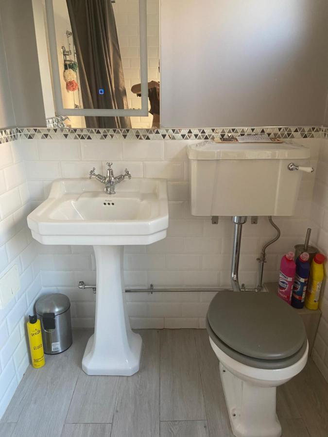 Mid Charm - 1-bed In London