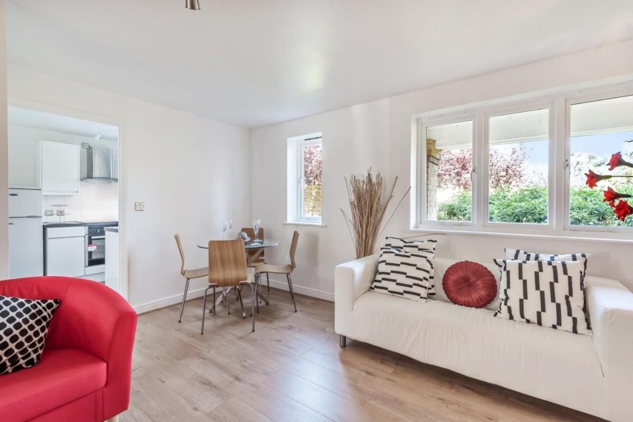 Appartement 2 Bed Flat, Dedicated Workspace, Parking, 4ktv