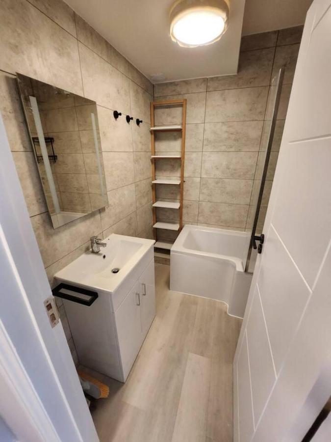 Beautiful 2-bed In - Sleeps 6! Apartment *