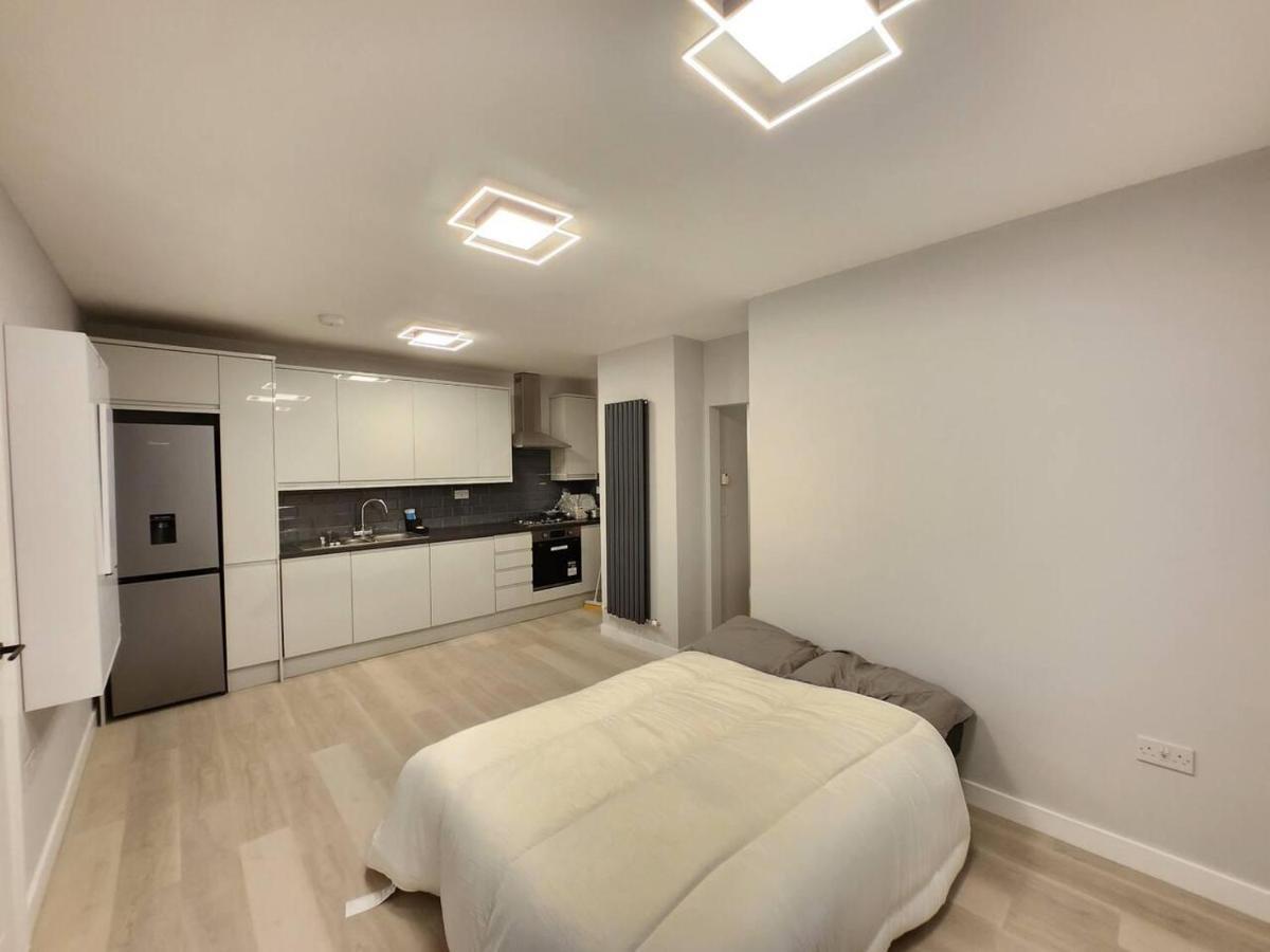 Beautiful 2-bed In - Sleeps 6! London