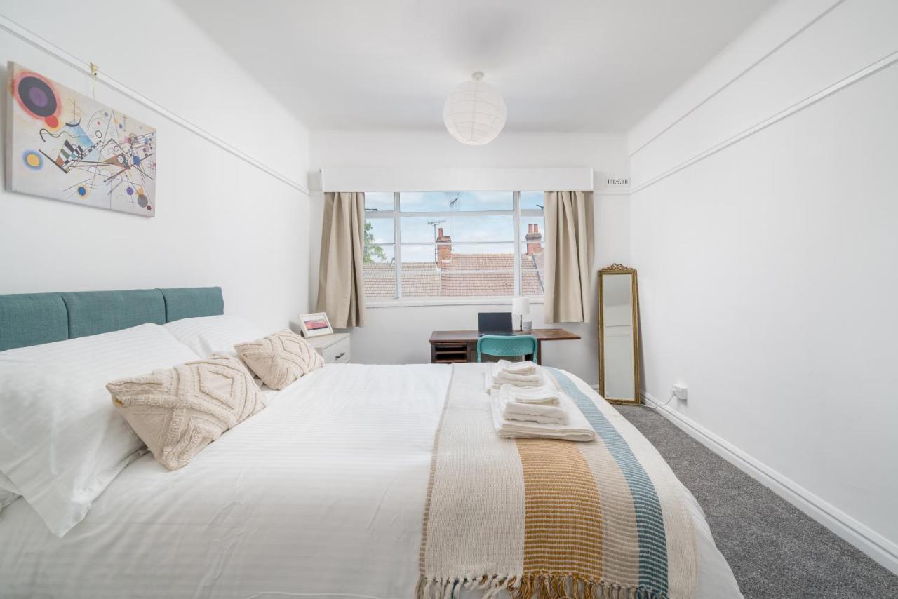 Apartment Bright West Hampstead Retreat