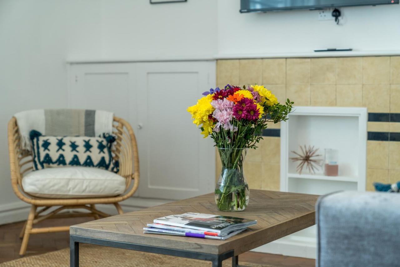 Bright West Hampstead Retreat Apartment *