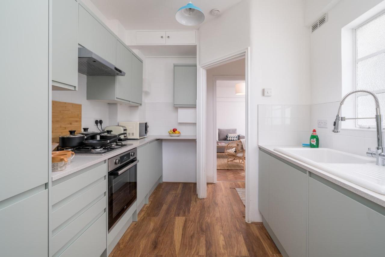 Bright West Hampstead Retreat Apartment