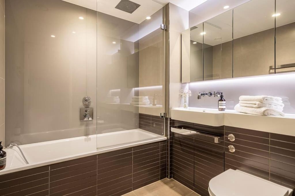 Apartment Luxury 2 Bedroom Flat *