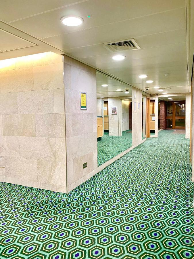 Apt- Balcony-kensington- 24 7 Security Leilighet London