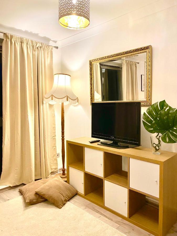 Leilighet Apt- Balcony-kensington- 24 7 Security