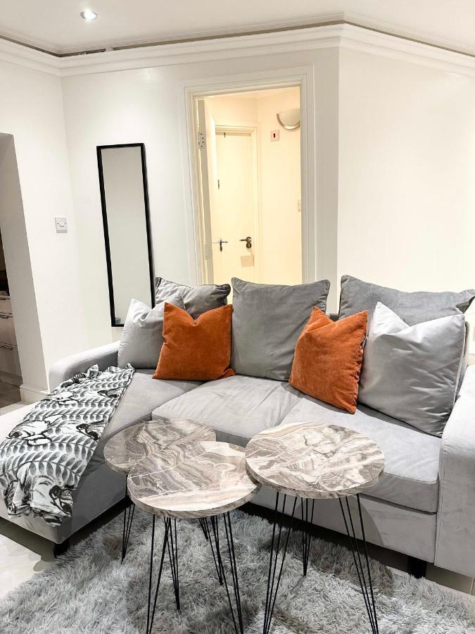 Private In - Kensington Leilighet *