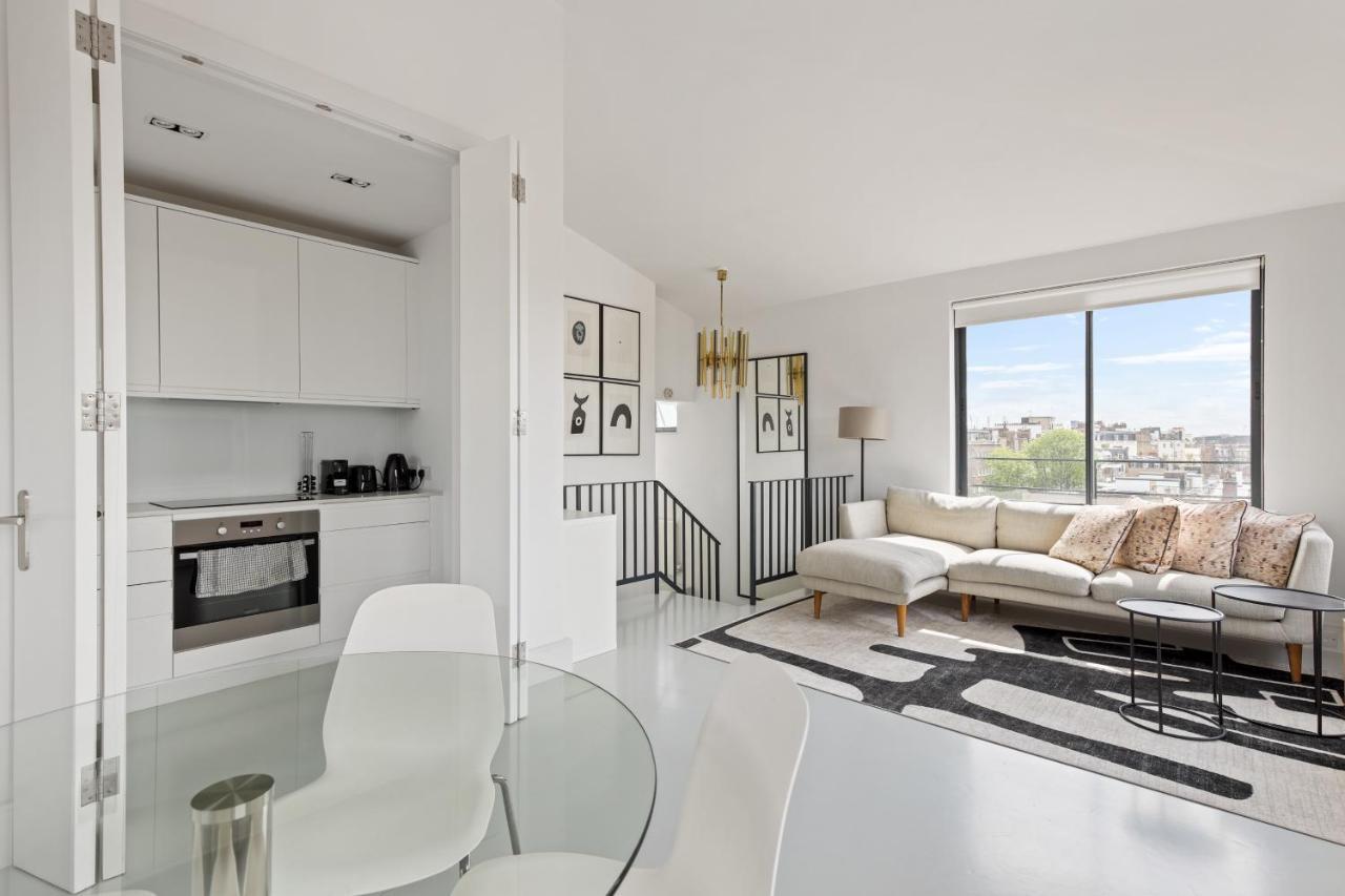 Luxurious Harrods Penthouse With Stunning Views Leilighet London