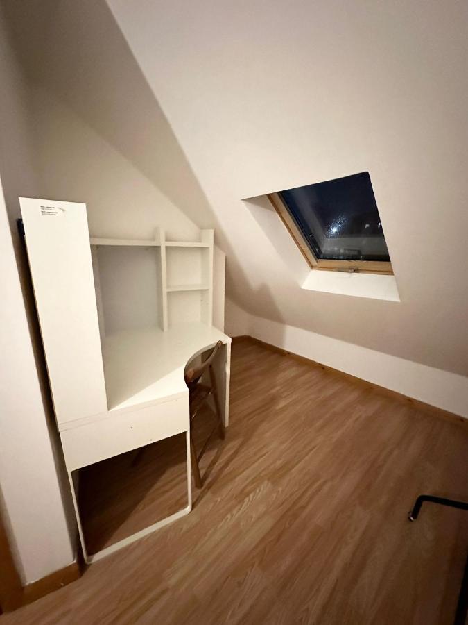 Relaxing In Spacious House Londen