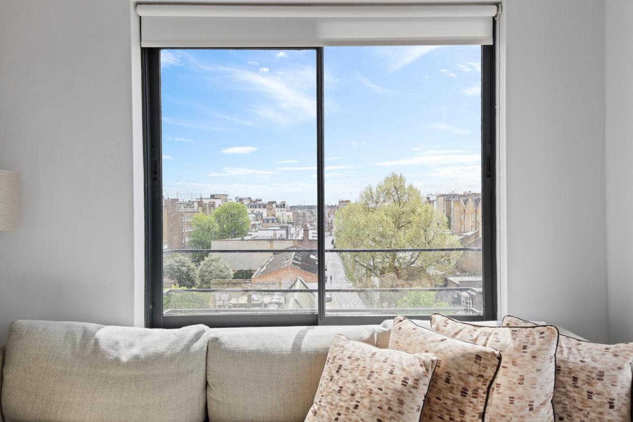Luxurious Harrods Penthouse With Stunning Views Leilighet London
