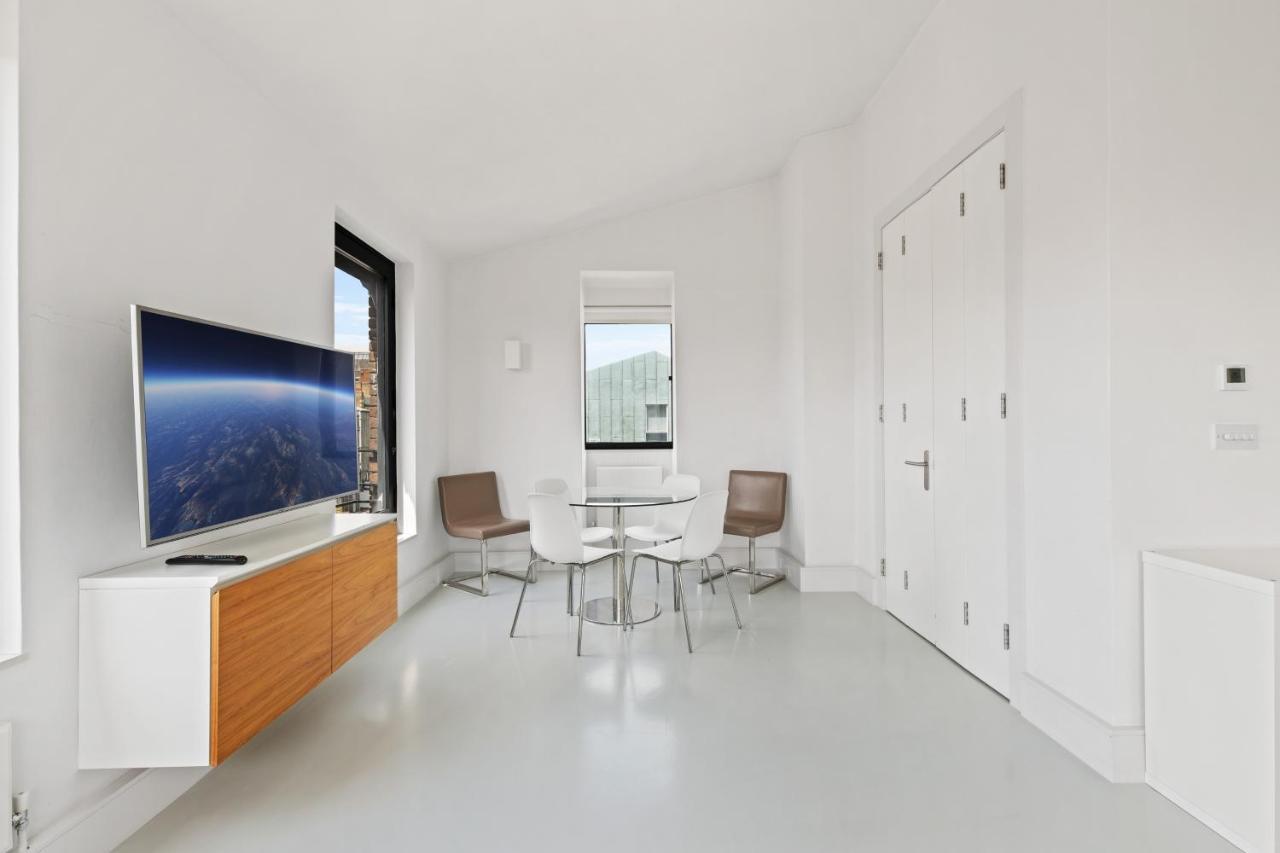 Luxurious Harrods Penthouse With Stunning Views Leilighet *