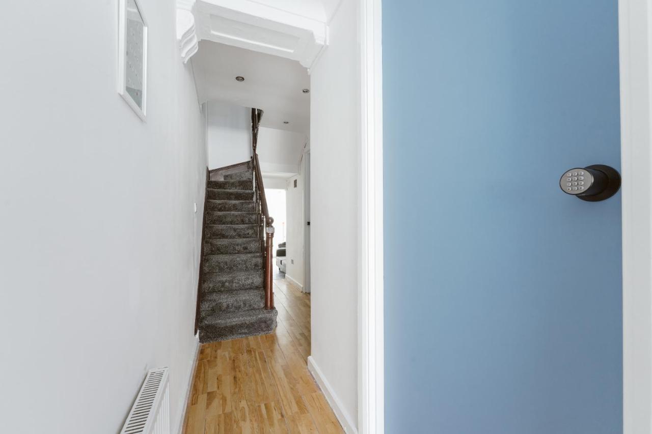 Great In Stepney Station - 12 Londres