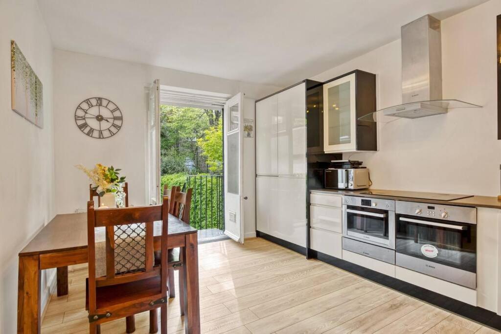 Charming Earls Court Leilighet *